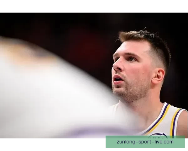 布朗称赞东契奇天生得分本能与投篮手感堪称独一无二